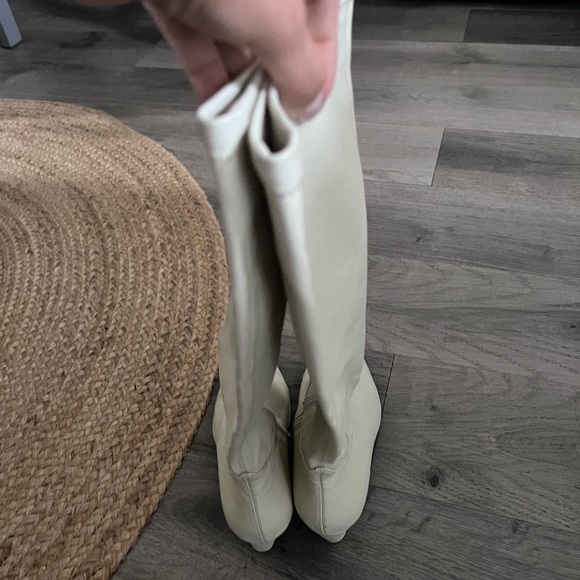 RAYE Curve Boot in Bone White - Picture 9 of 12